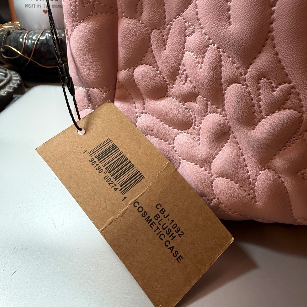 Betsey Johnson Pink Quilted Heart Cosmetic Bag. NWT - Picture 3 of 12